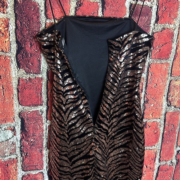 DOLLS KILL MOTEL SEQUIN TIGER STRIPE BLACK VELVET & GOLD MINI DRESS size Small - Picture 14 of 15